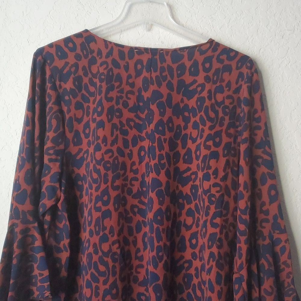 She + Sky Rust & Navy Blue Cheetah Print Blouse Plus Size 2XL Front Tie Top - Picture 8 of 9